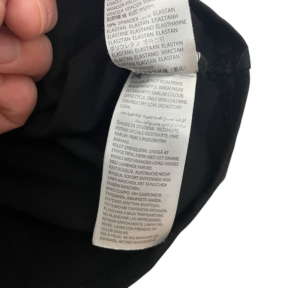 Adika Women’s Ultra Cropped Asymmetric Strap Top in Black Size M - Picture 7 of 8